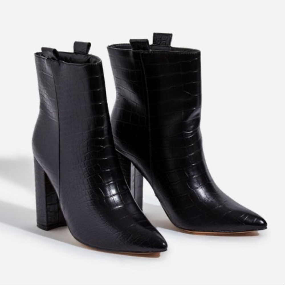 NWT Ankle Boots 🏷